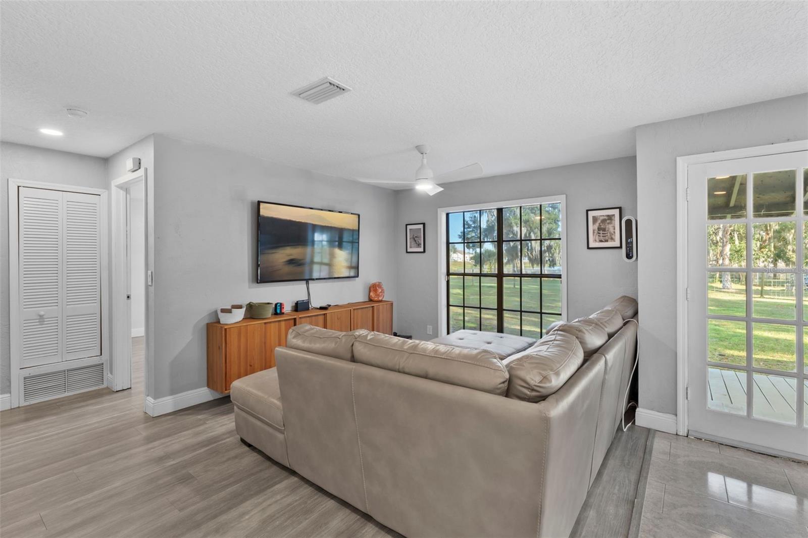 Image 5 of 36 For 212 Sheridan Avenue