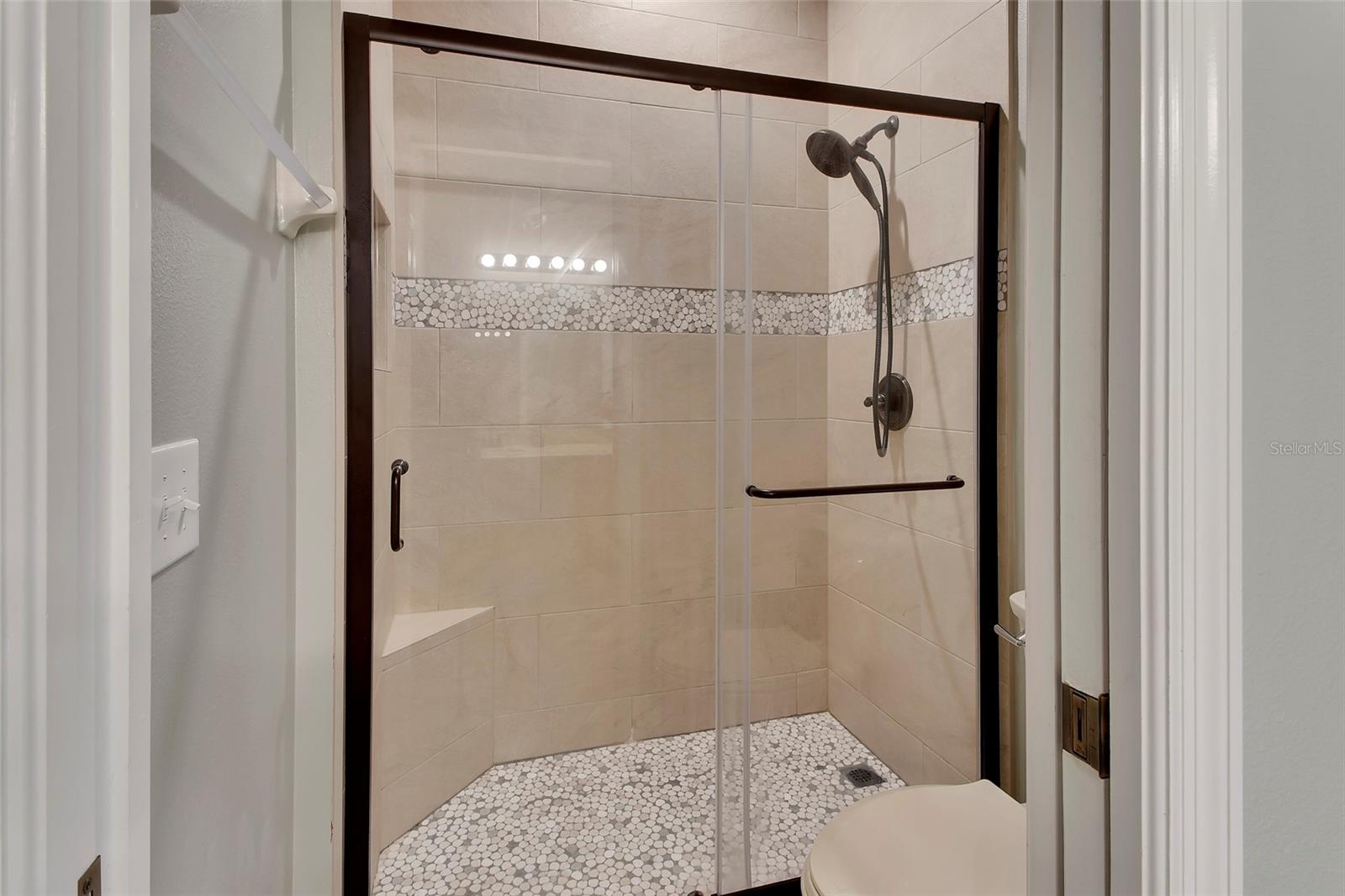 Image 32 of 60 For 1589 Blue Grass Boulevard