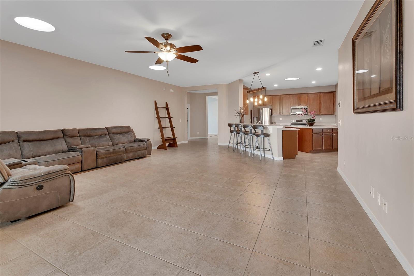 Image 6 of 60 For 1589 Blue Grass Boulevard