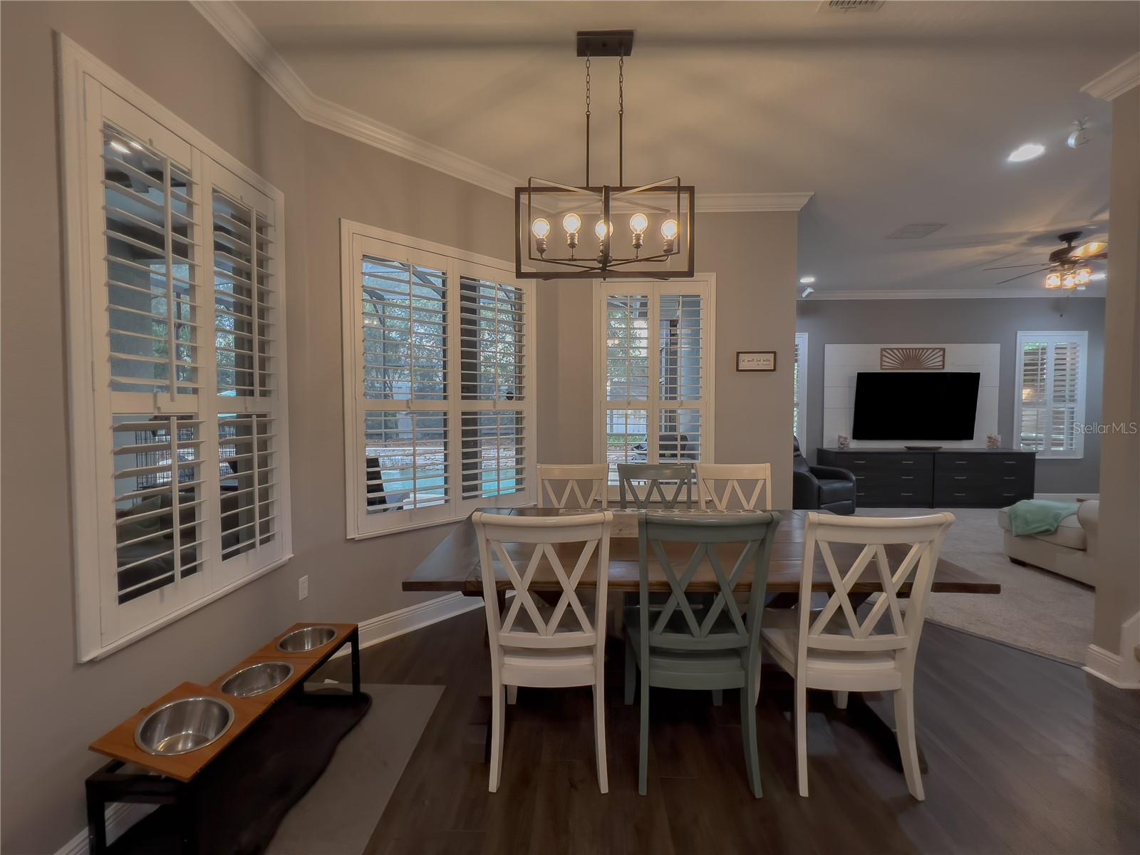 Image 12 of 42 For 410 Thoroughbred Way