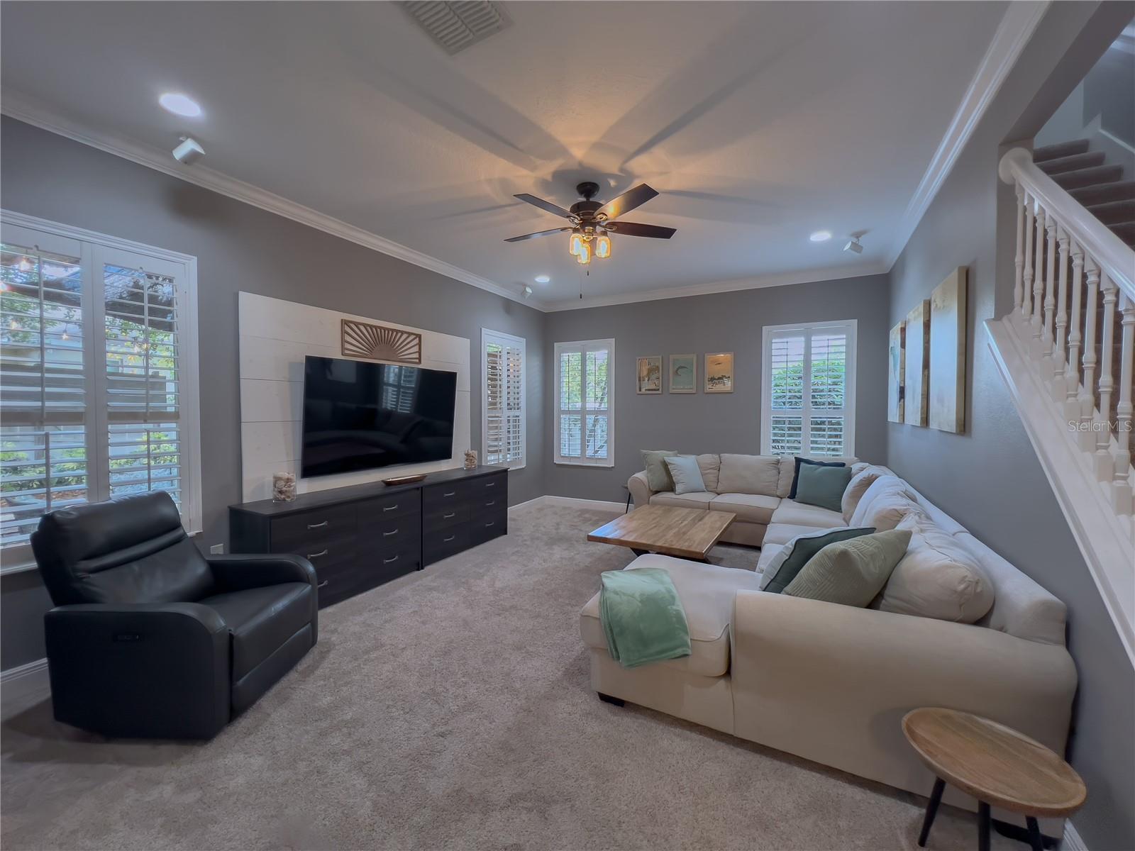 Image 14 of 42 For 410 Thoroughbred Way