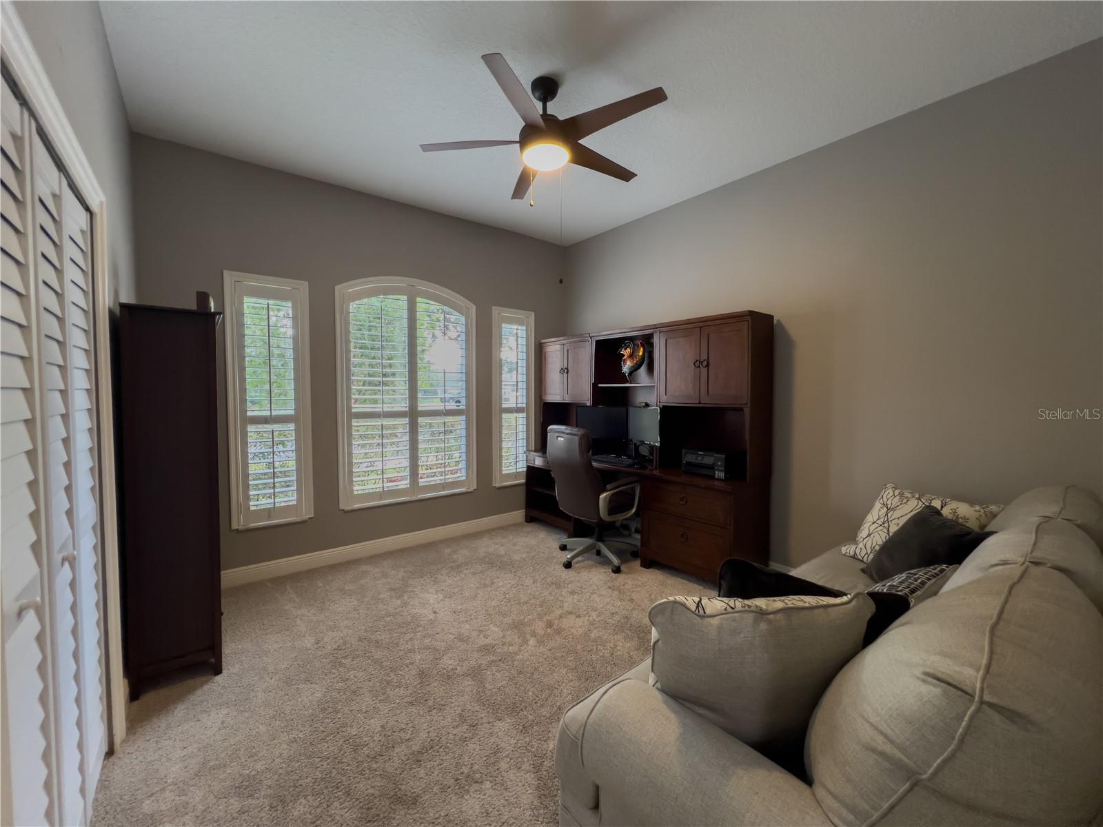 Image 18 of 42 For 410 Thoroughbred Way