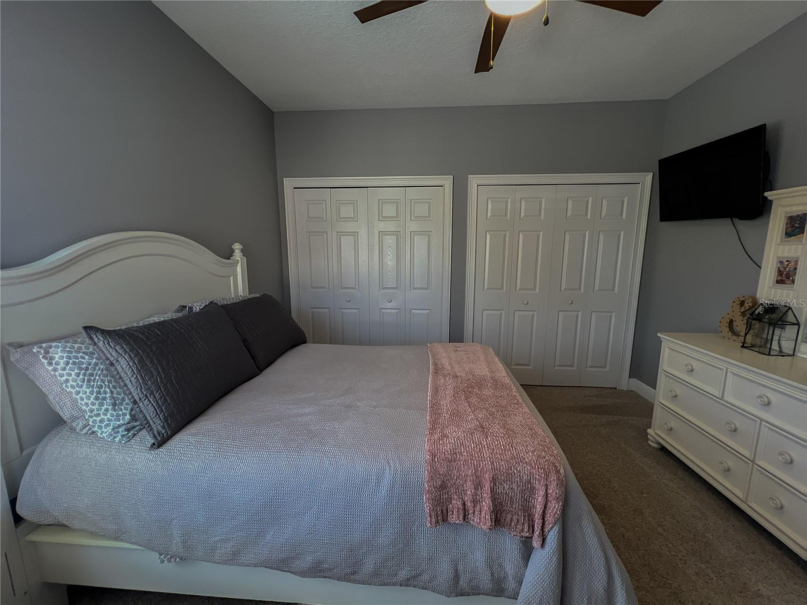 Image 27 of 42 For 410 Thoroughbred Way