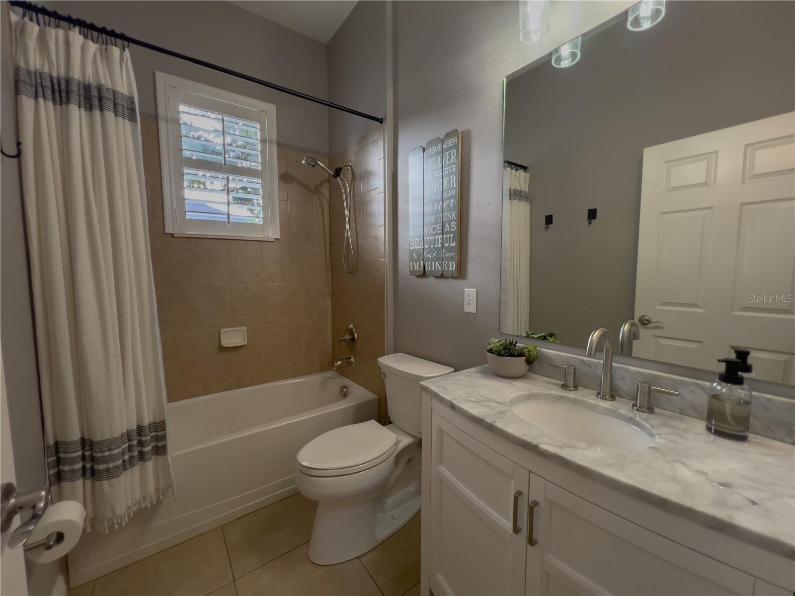 Image 31 of 42 For 410 Thoroughbred Way