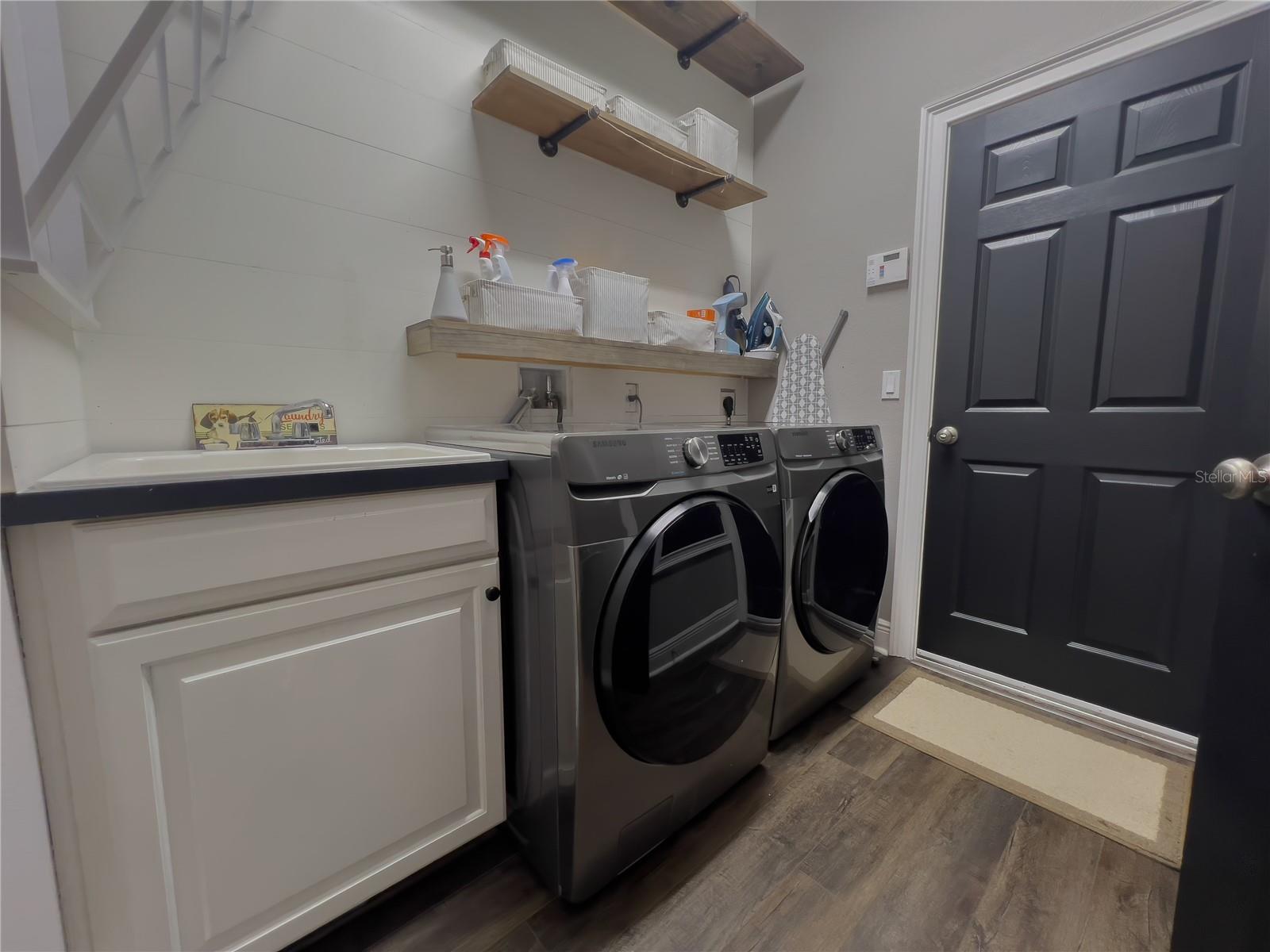 Image 32 of 42 For 410 Thoroughbred Way