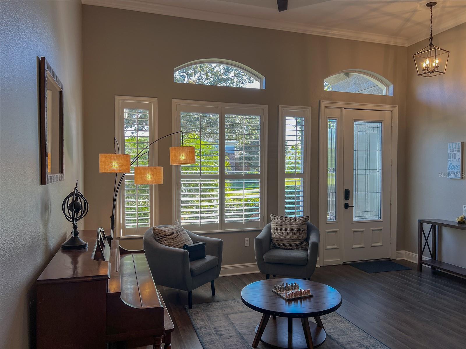 Image 4 of 42 For 410 Thoroughbred Way