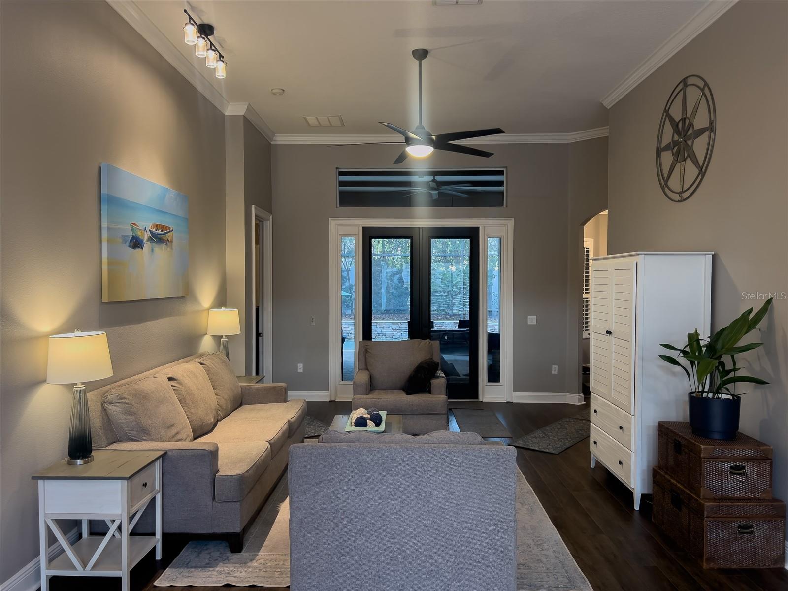 Image 6 of 42 For 410 Thoroughbred Way