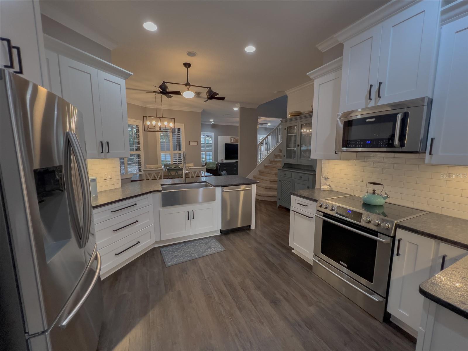 Image 8 of 42 For 410 Thoroughbred Way