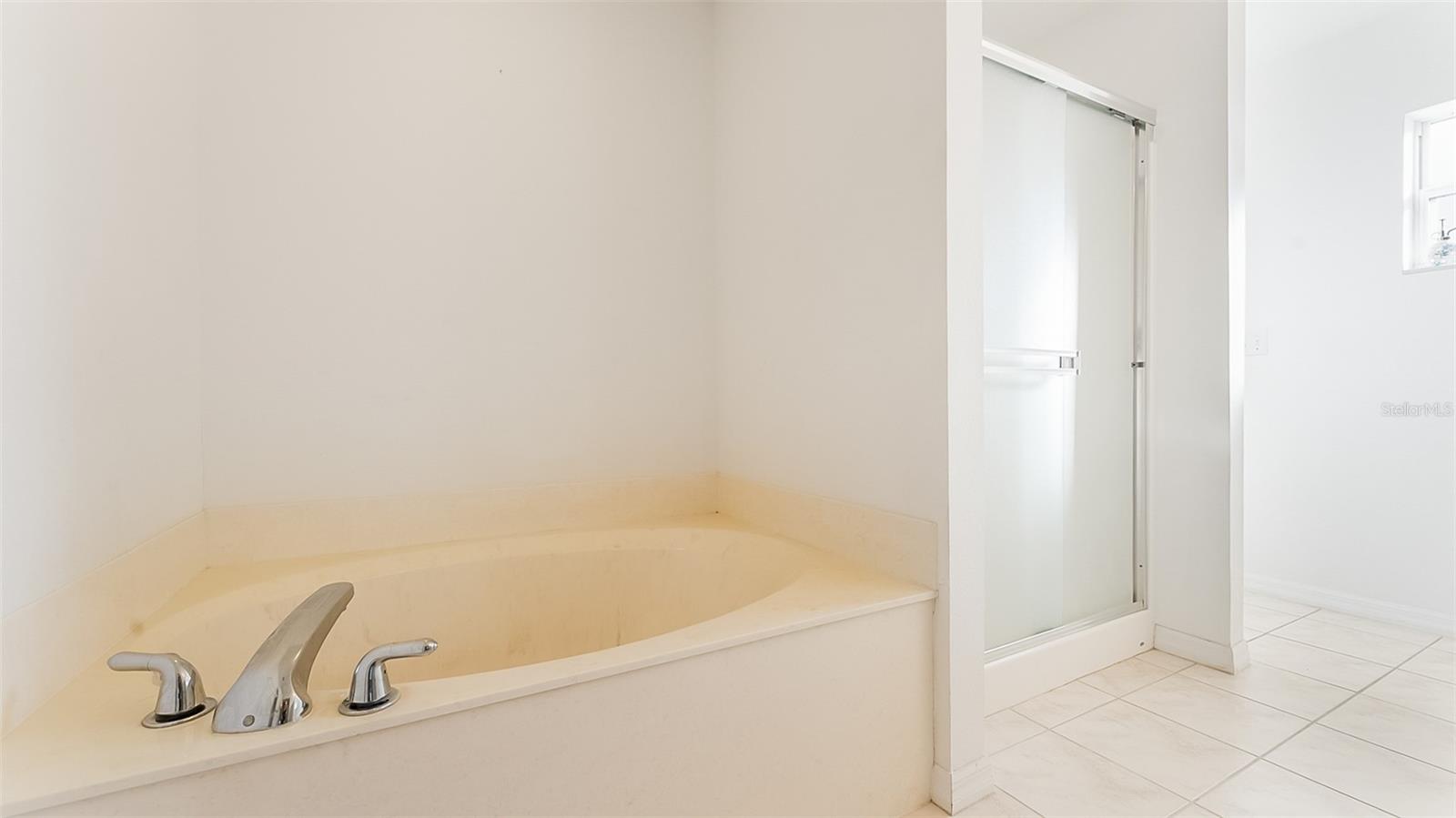 Image 12 of 24 For 8 White Hurst Lane