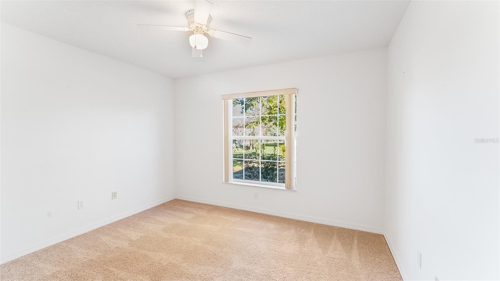 Image 18 of 24 For 8 White Hurst Lane