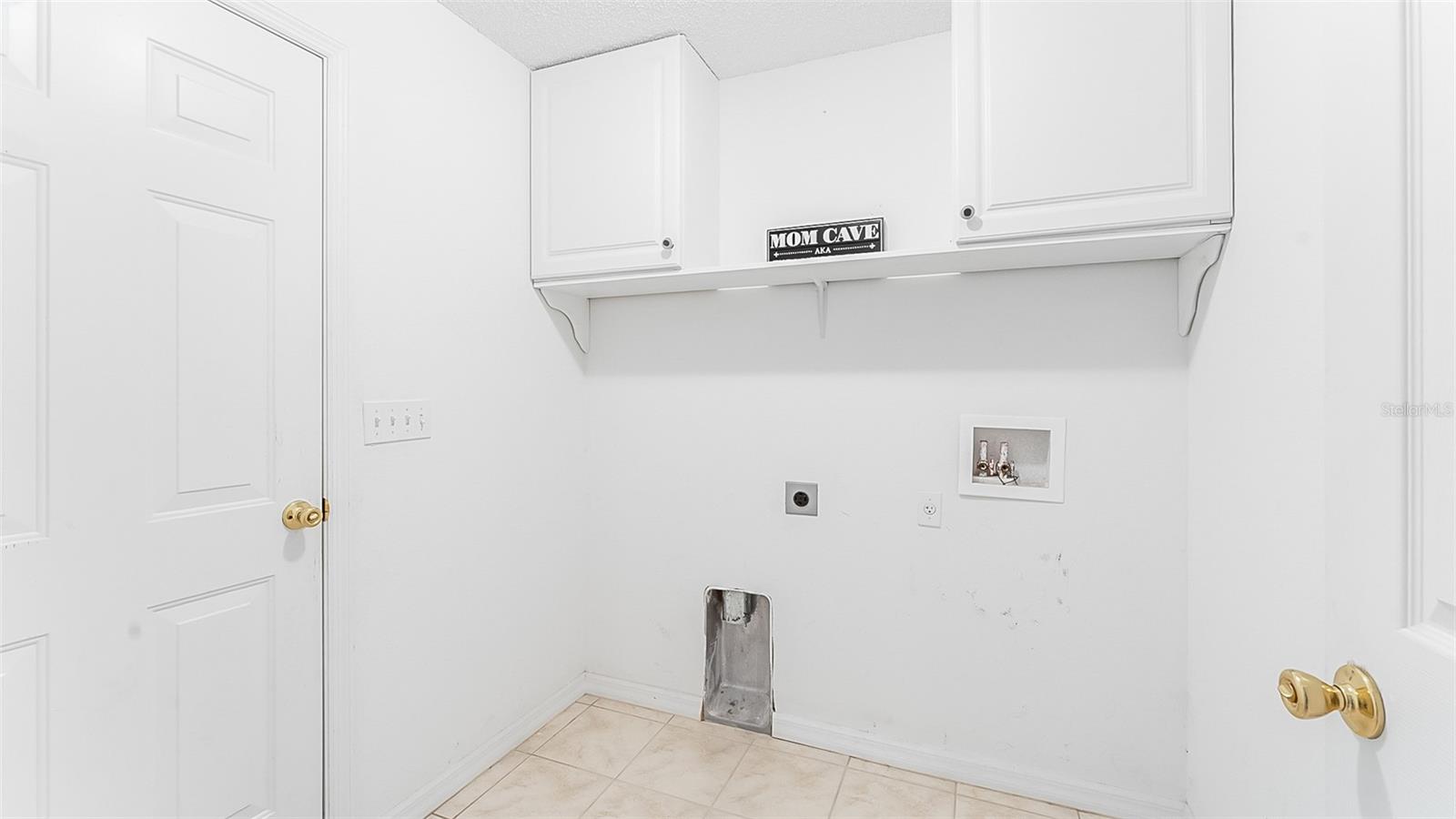 Image 20 of 24 For 8 White Hurst Lane