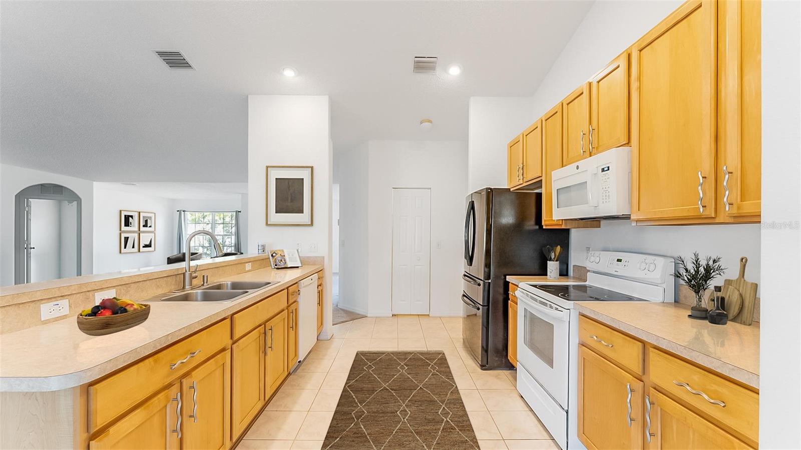 Image 6 of 24 For 8 White Hurst Lane