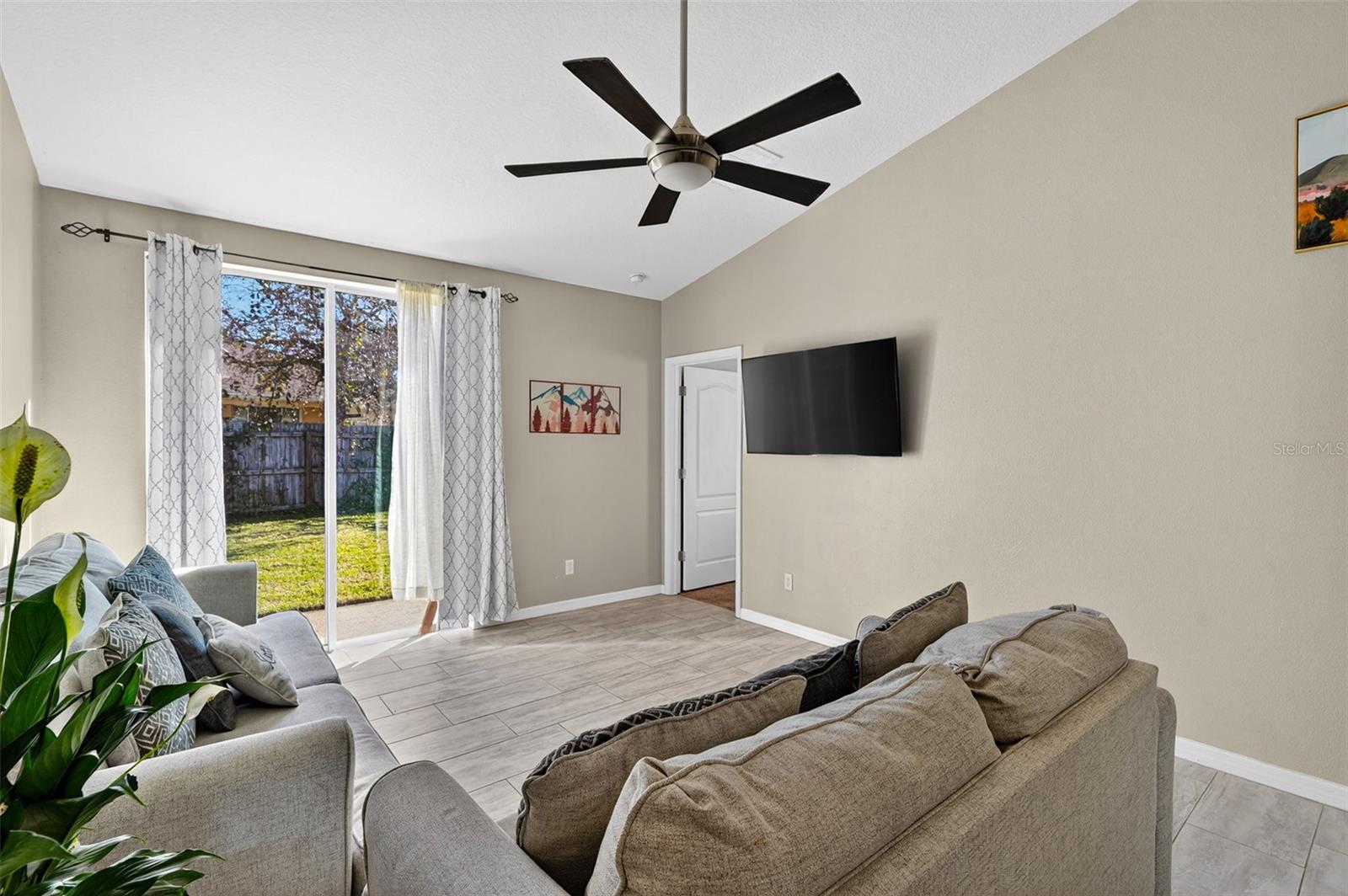 Image 12 of 46 For 5345 Oak Breeze Avenue