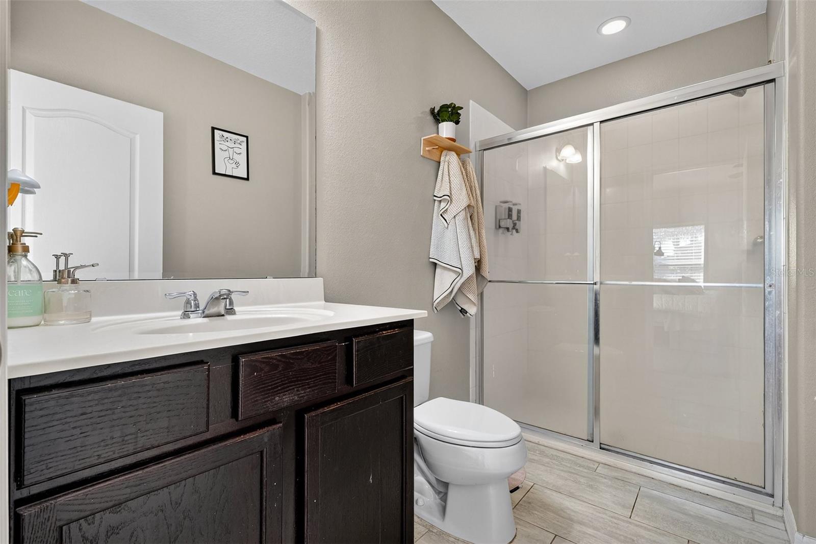 Image 23 of 46 For 5345 Oak Breeze Avenue