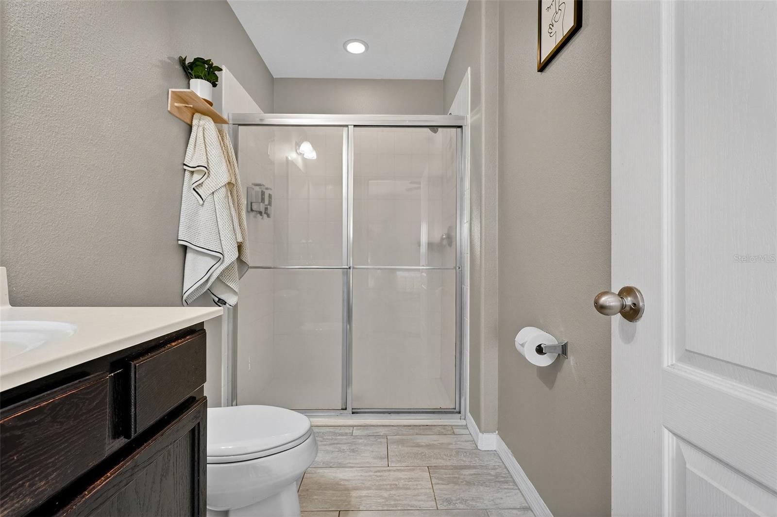 Image 24 of 46 For 5345 Oak Breeze Avenue