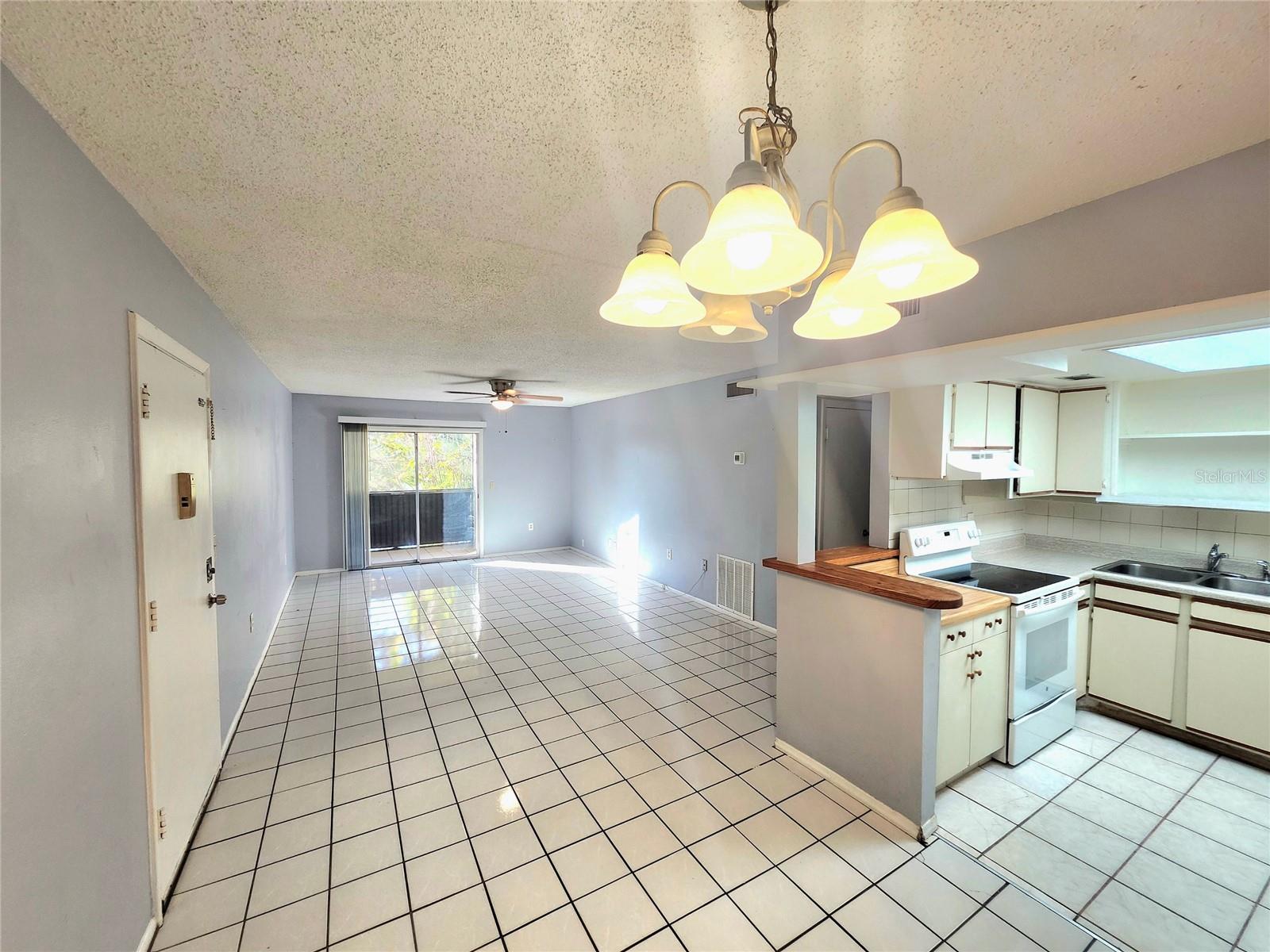 Image 5 of 30 For 914 Lake Destiny Road G