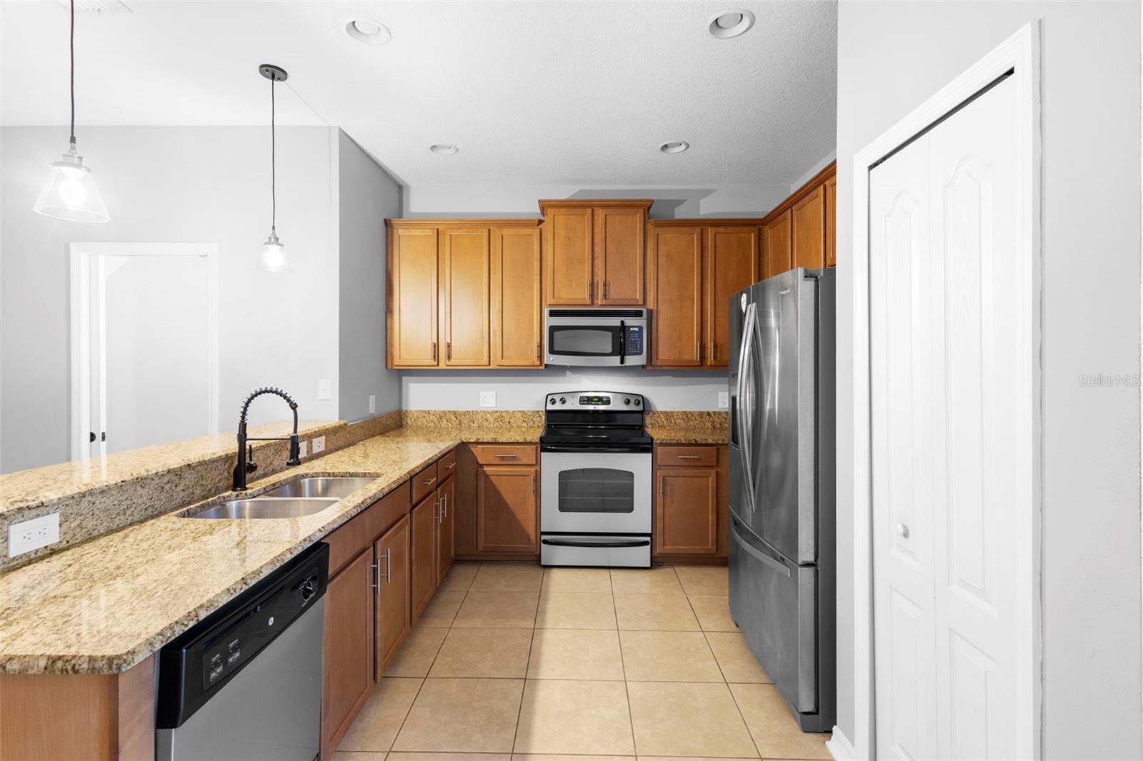 Image 18 of 46 For 9277 Shepton Street