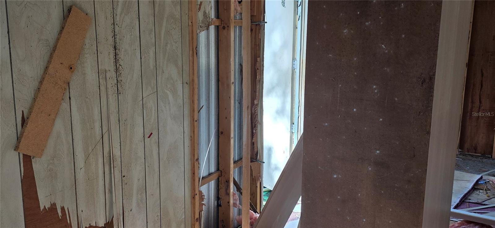 Image 28 of 38 For 27721 Nancy Avenue