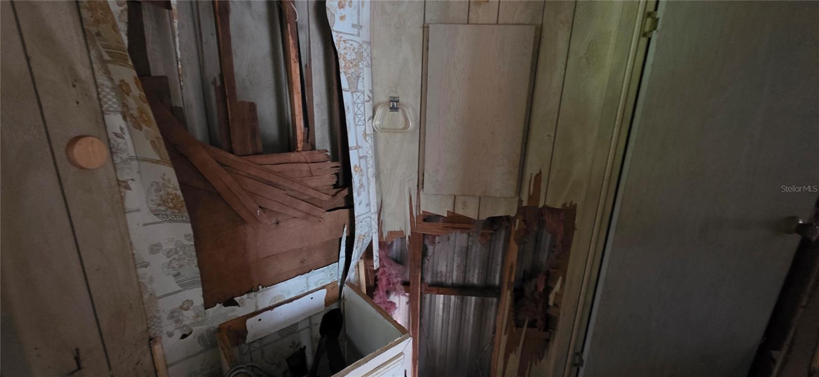 Image 37 of 38 For 27721 Nancy Avenue