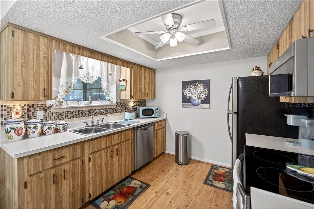 Image 12 of 28 For 10824 90th Terrace