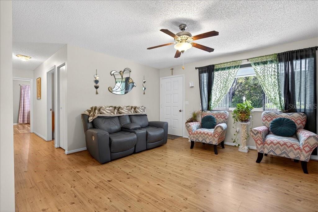 Image 5 of 28 For 10824 90th Terrace