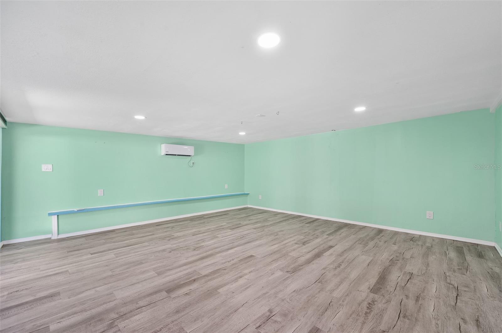 Image 22 of 43 For 235 Greenwood Avenue