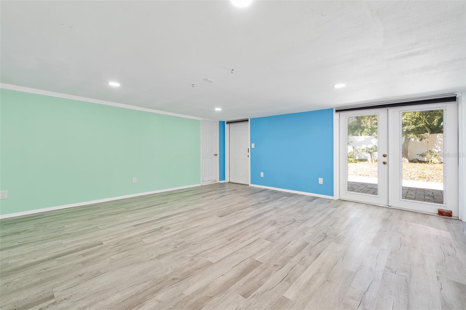 Image 23 of 43 For 235 Greenwood Avenue