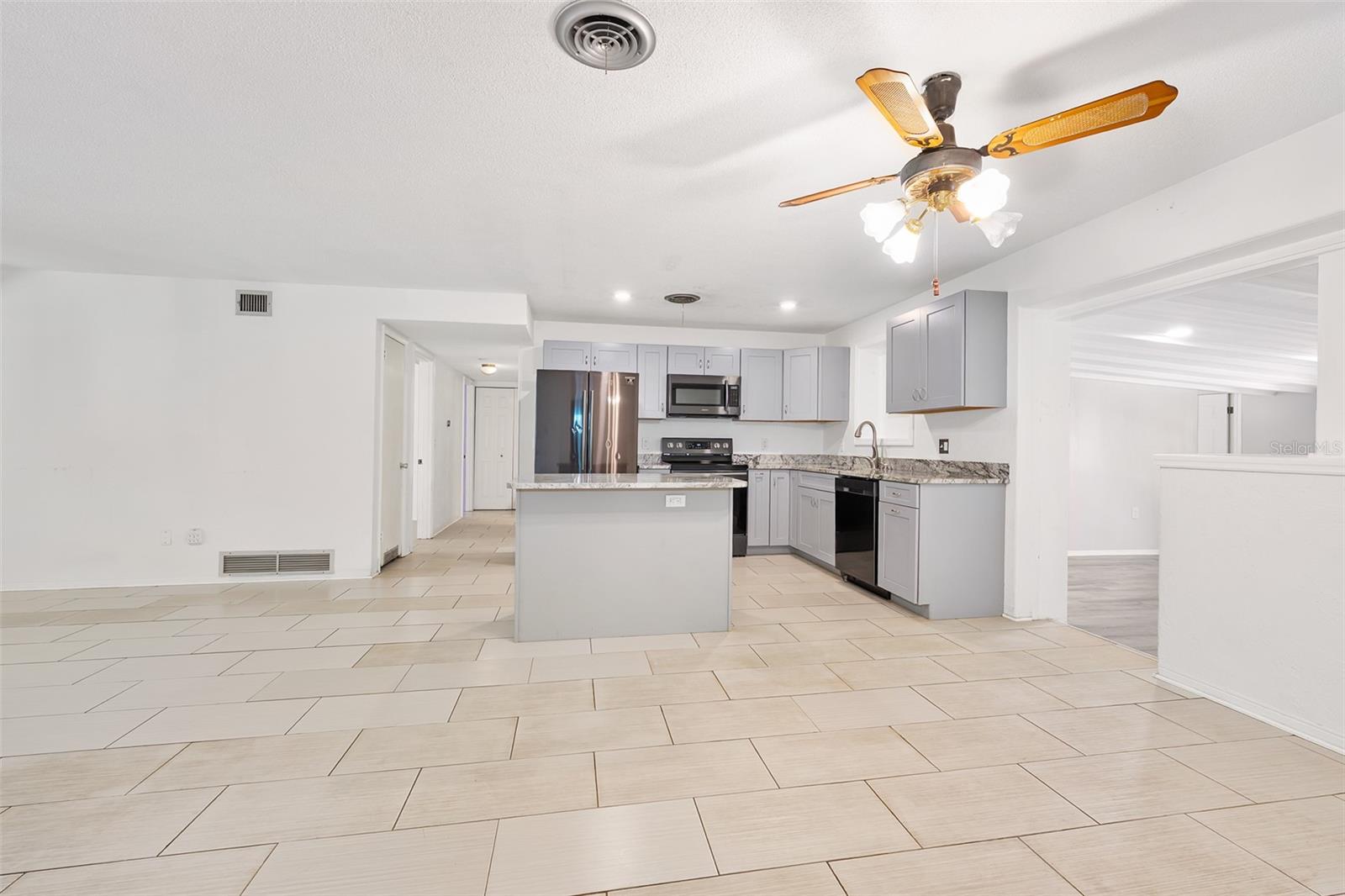 Image 29 of 43 For 235 Greenwood Avenue