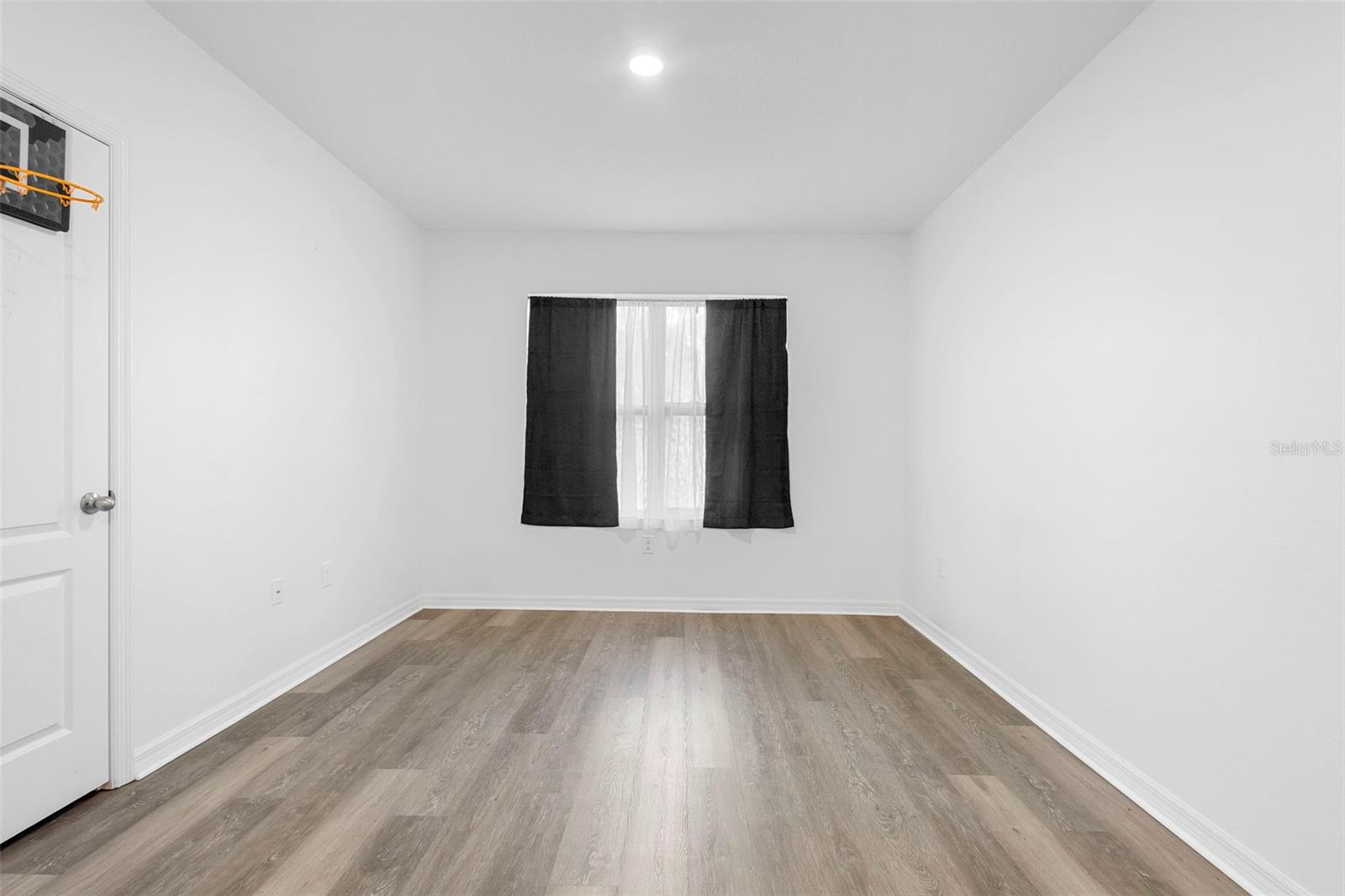 Image 16 of 30 For 219 Meghan Circle