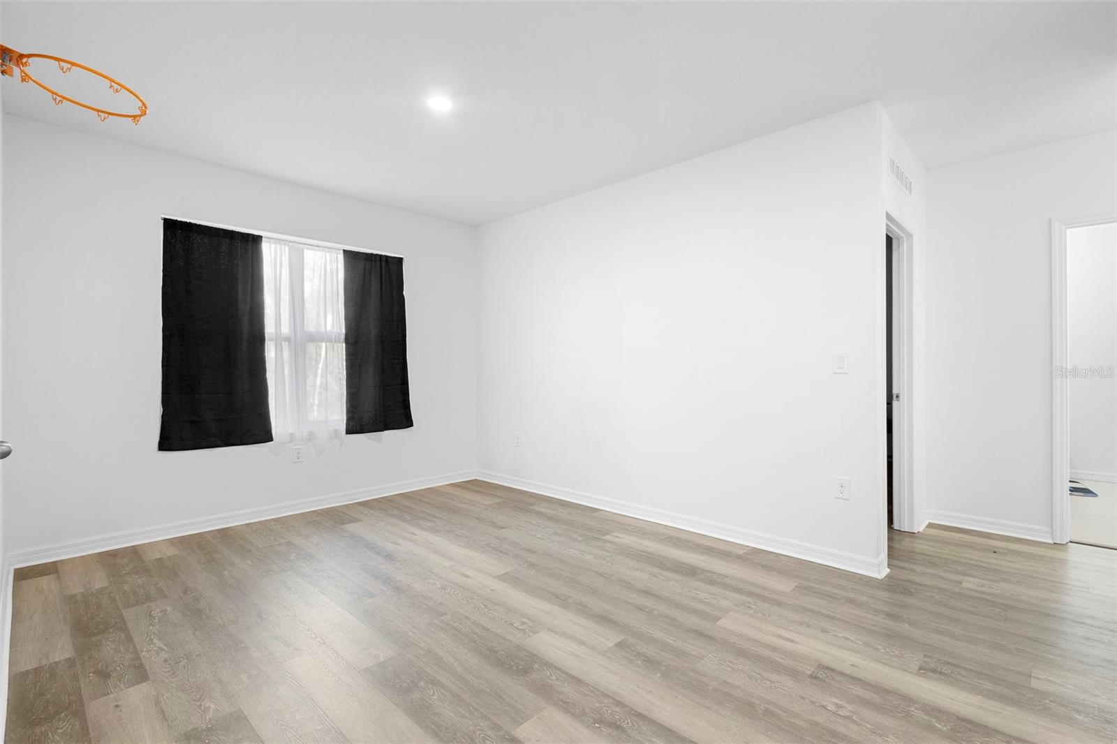 Image 17 of 30 For 219 Meghan Circle