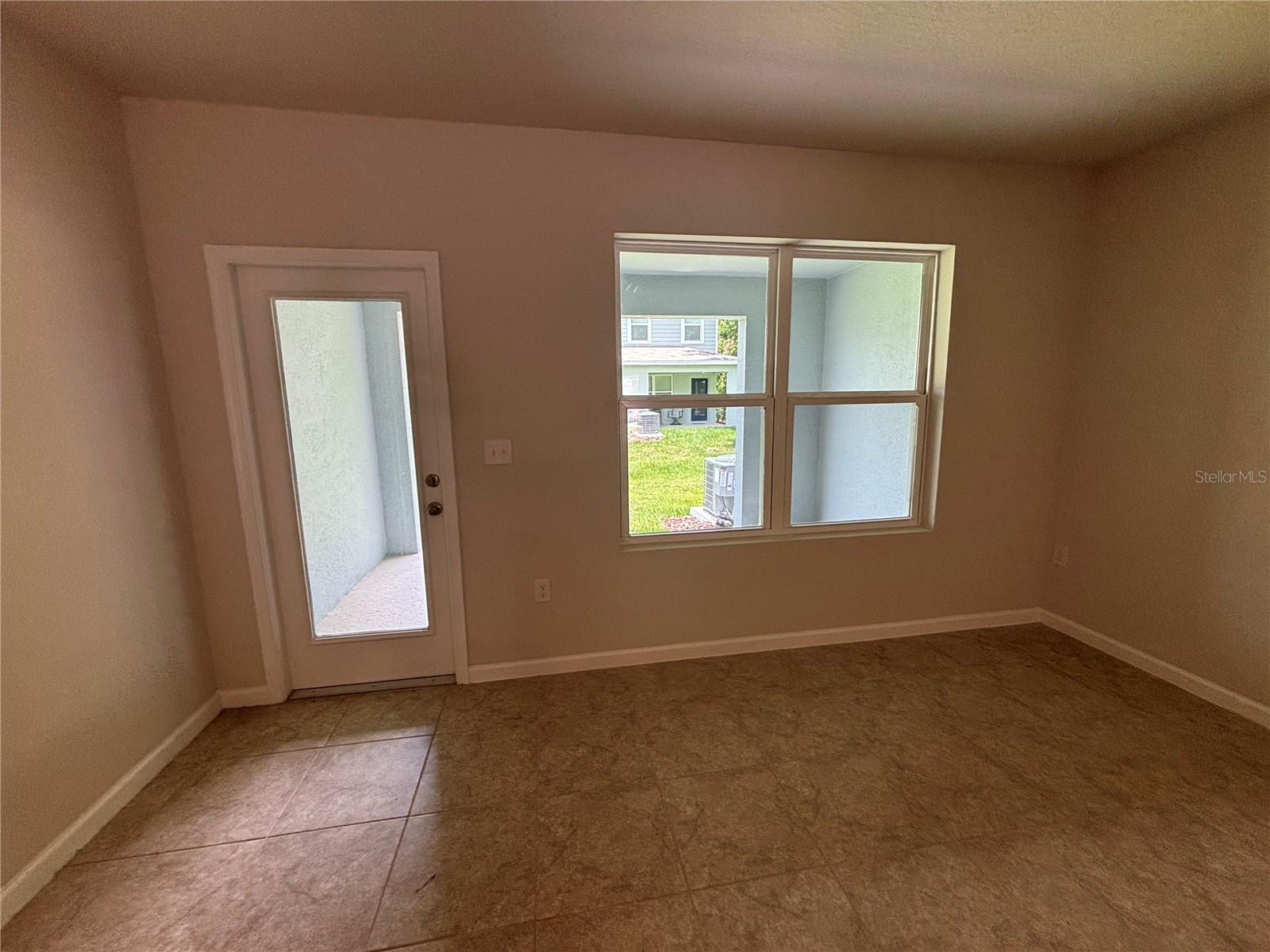 Image 16 of 33 For 2212 Fluorescent Way