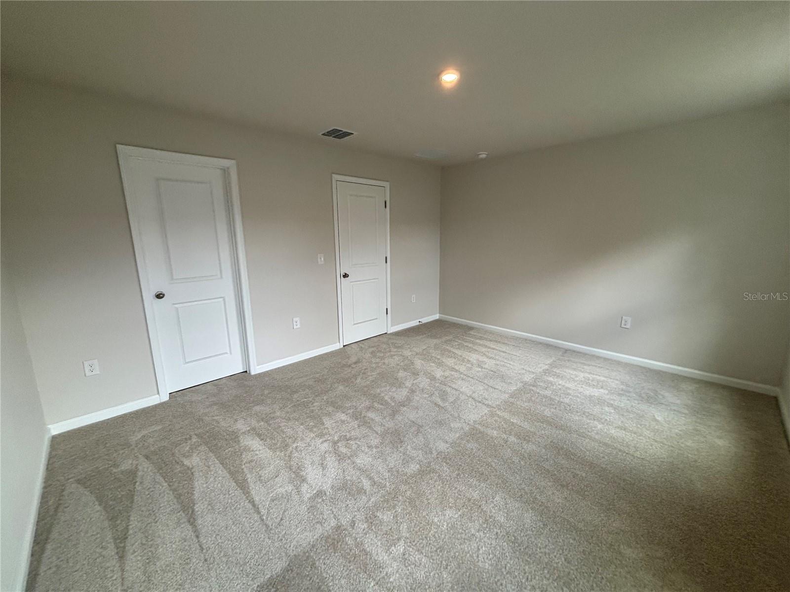 Image 19 of 33 For 2212 Fluorescent Way