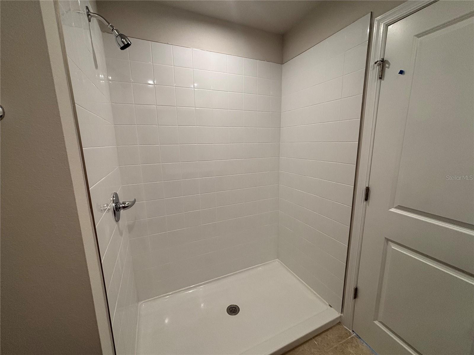 Image 20 of 33 For 2212 Fluorescent Way