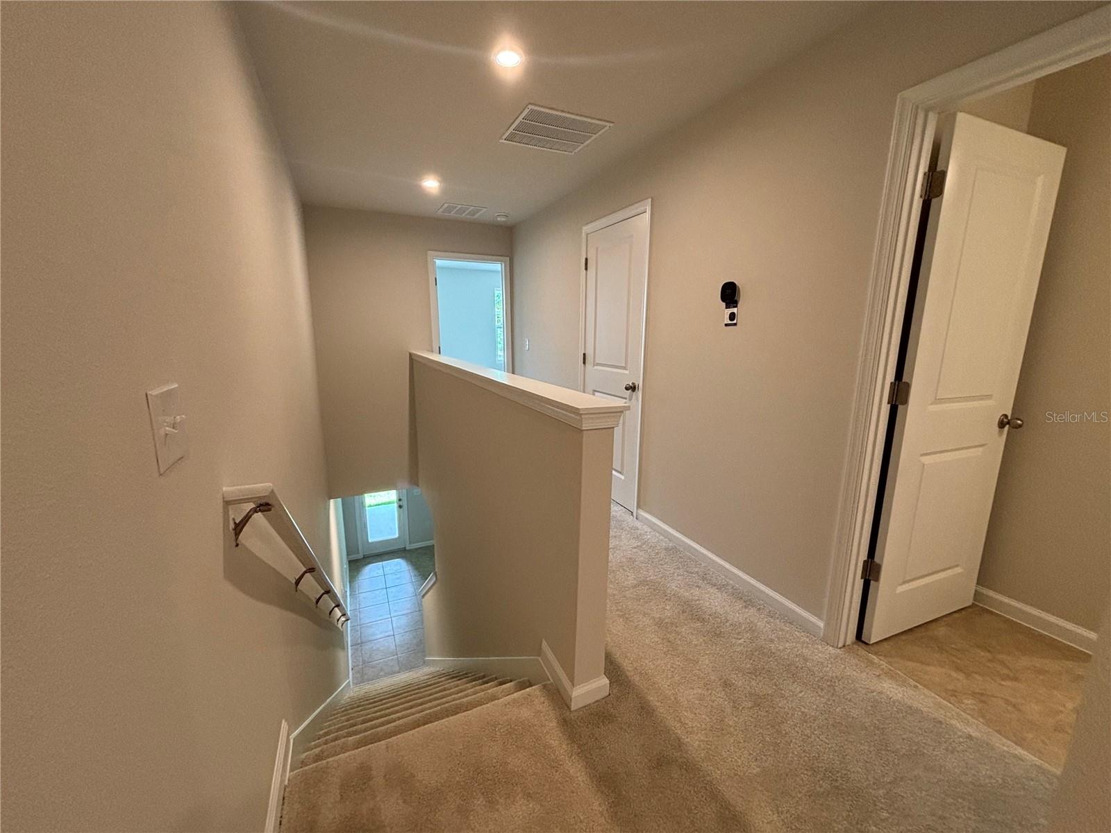 Image 30 of 33 For 2212 Fluorescent Way