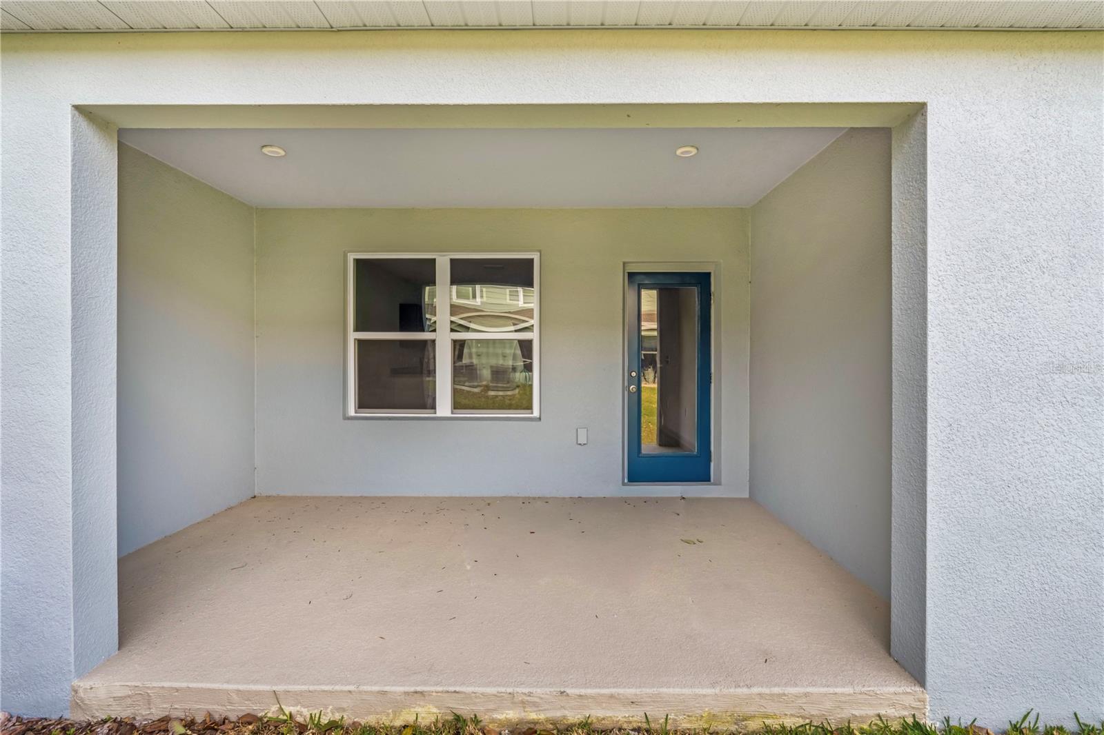 Image 5 of 33 For 2212 Fluorescent Way