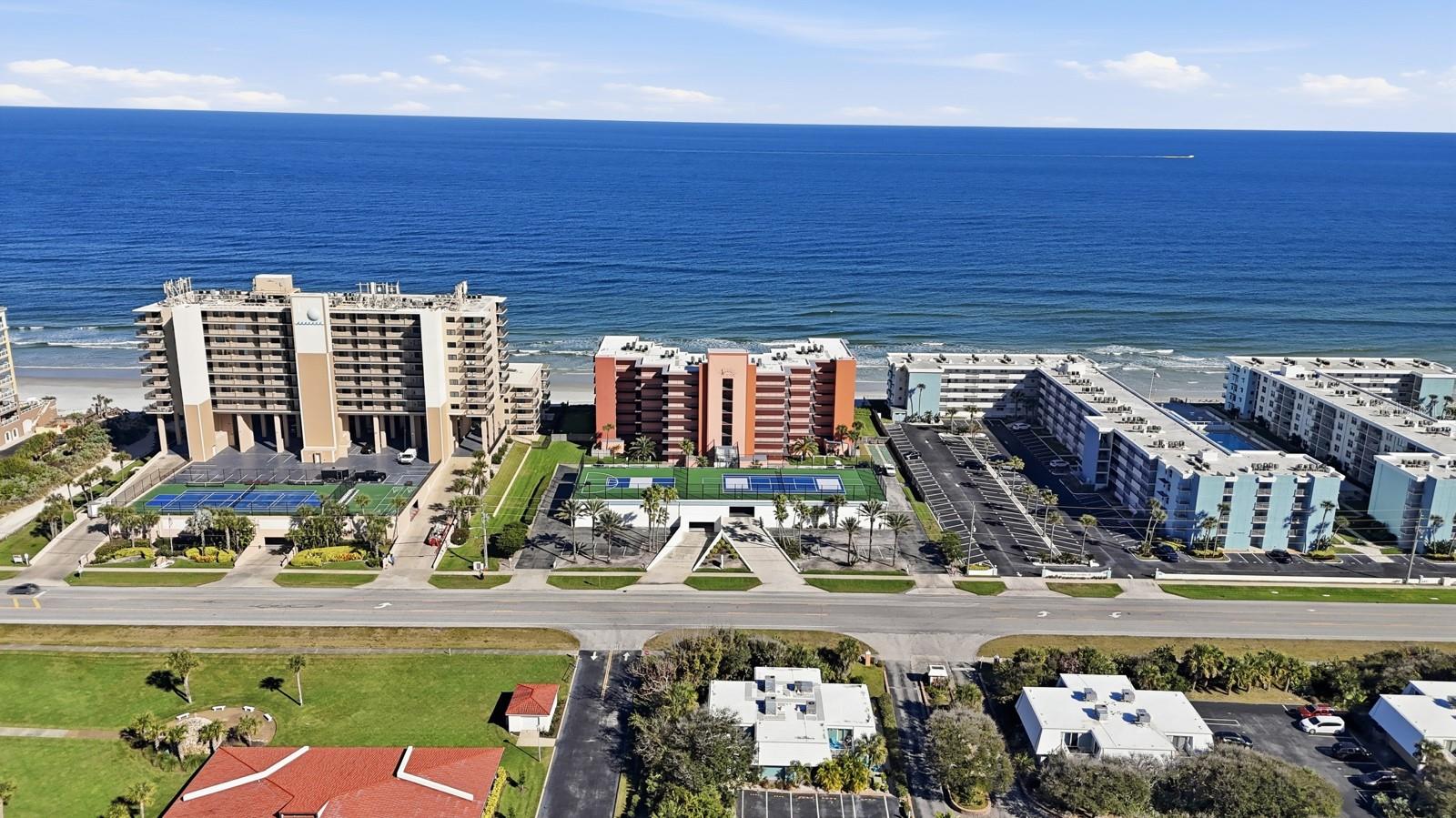 Image 3 of 45 For 4141 Atlantic Avenue 805