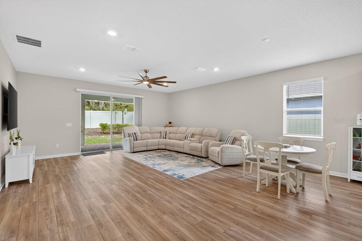 Image 19 of 51 For 2004 Canopy Terrace Boulevard