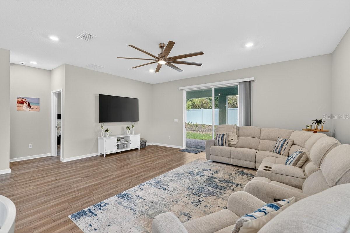 Image 20 of 51 For 2004 Canopy Terrace Boulevard