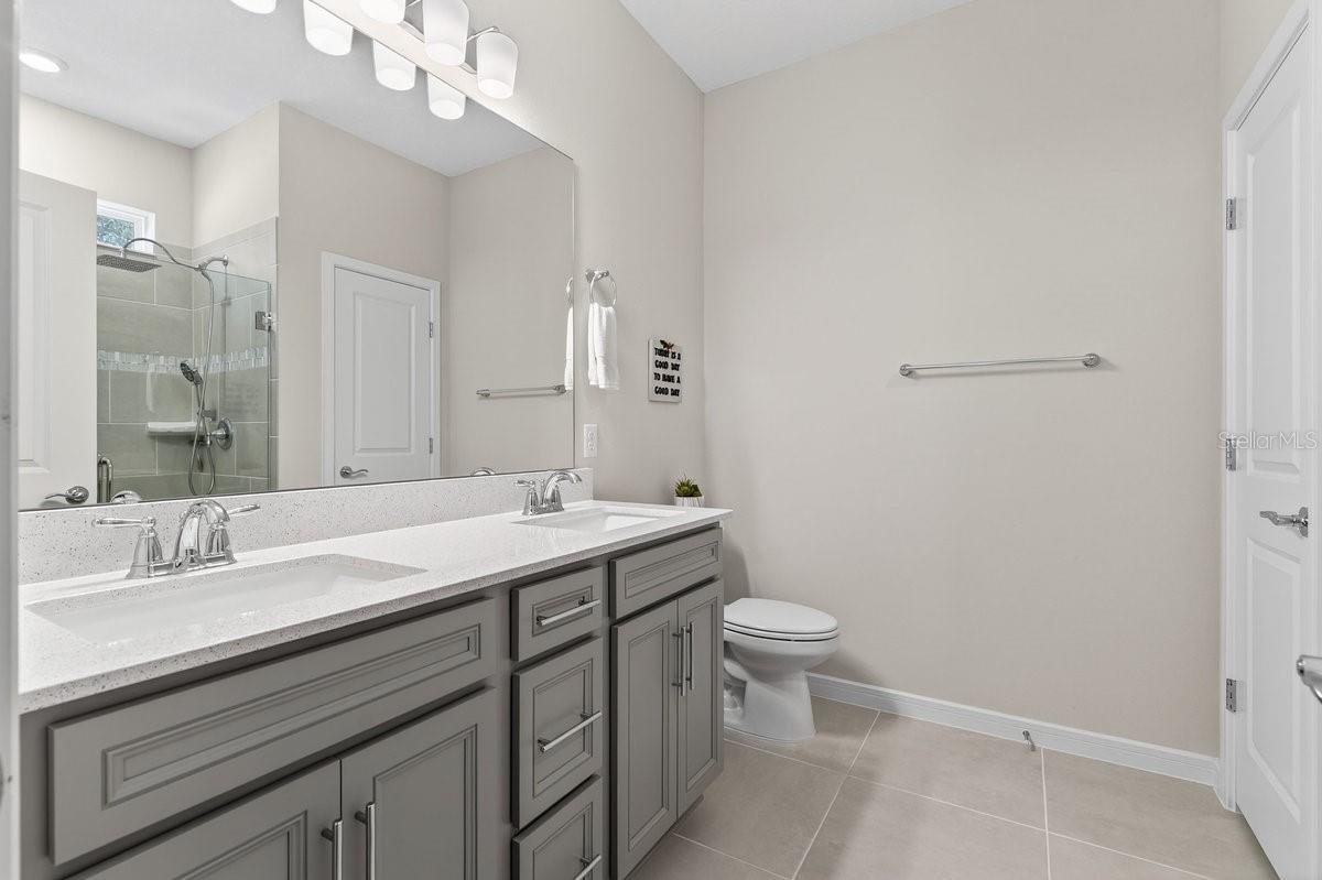 Image 26 of 51 For 2004 Canopy Terrace Boulevard