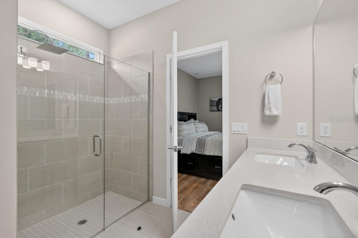 Image 27 of 51 For 2004 Canopy Terrace Boulevard