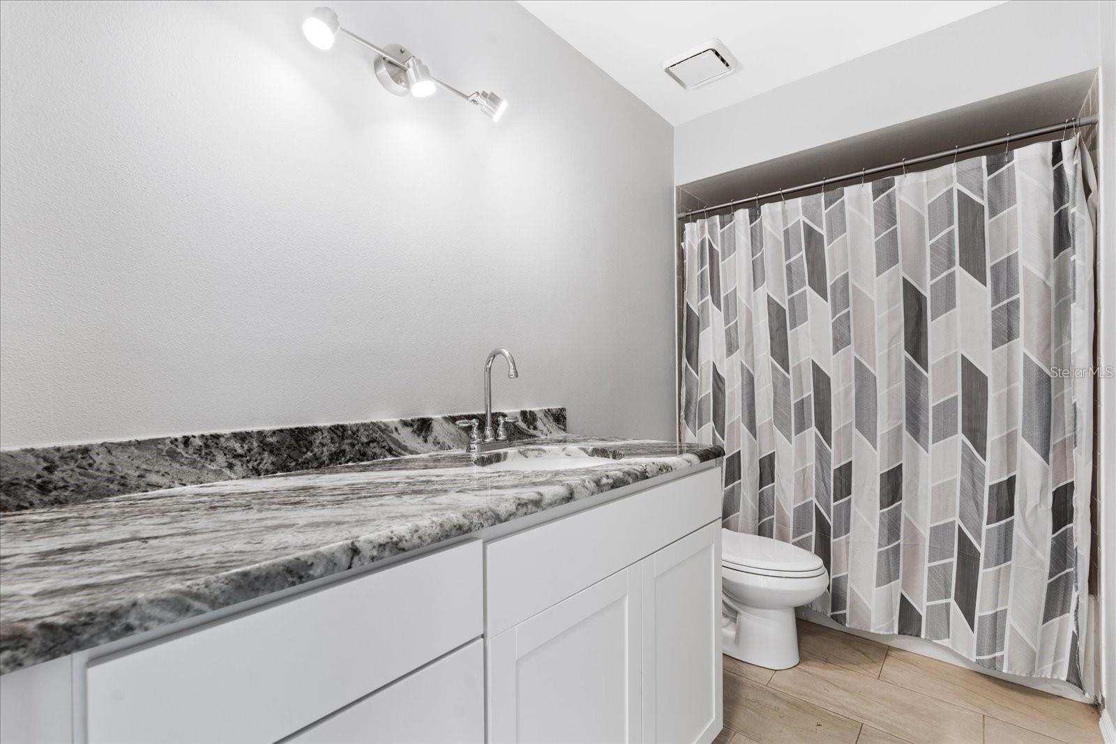 Image 3 of 48 For 1924 Fern Palm Drive