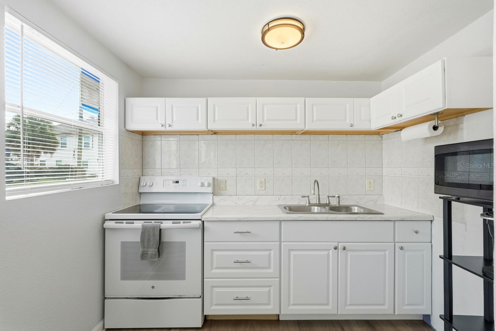 Image 13 of 64 For 715 Harvey Avenue