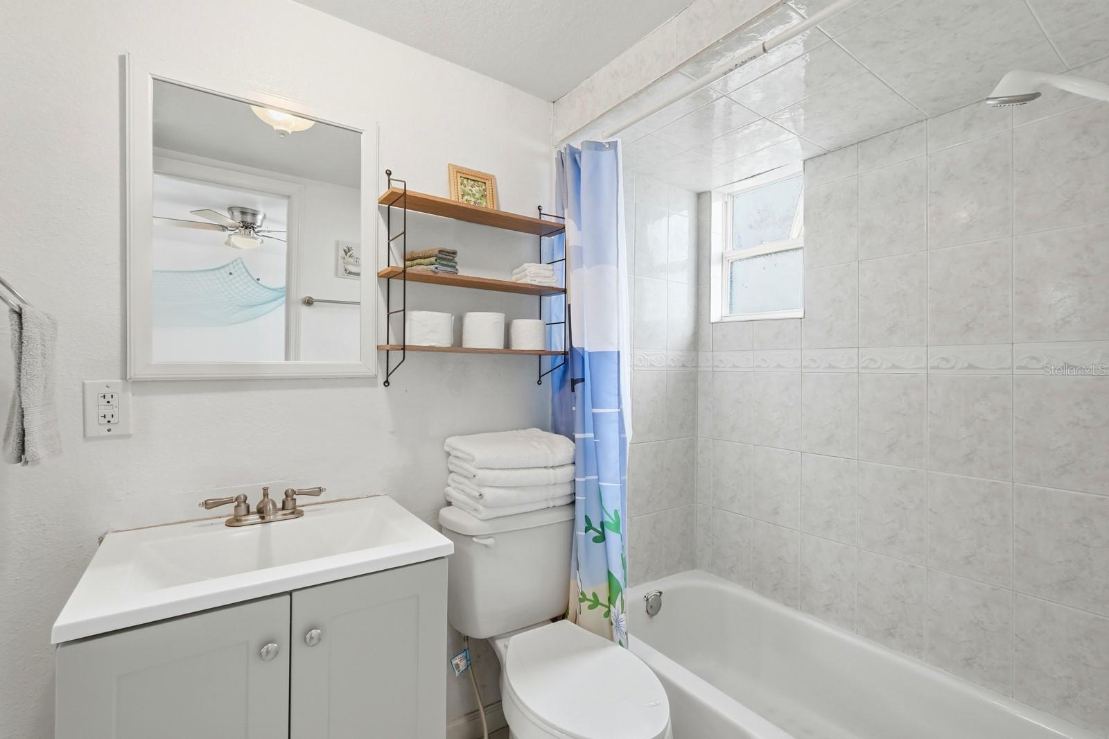 Image 16 of 64 For 715 Harvey Avenue