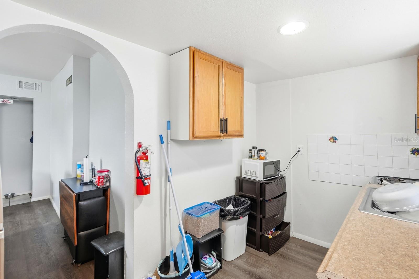 Image 20 of 64 For 715 Harvey Avenue