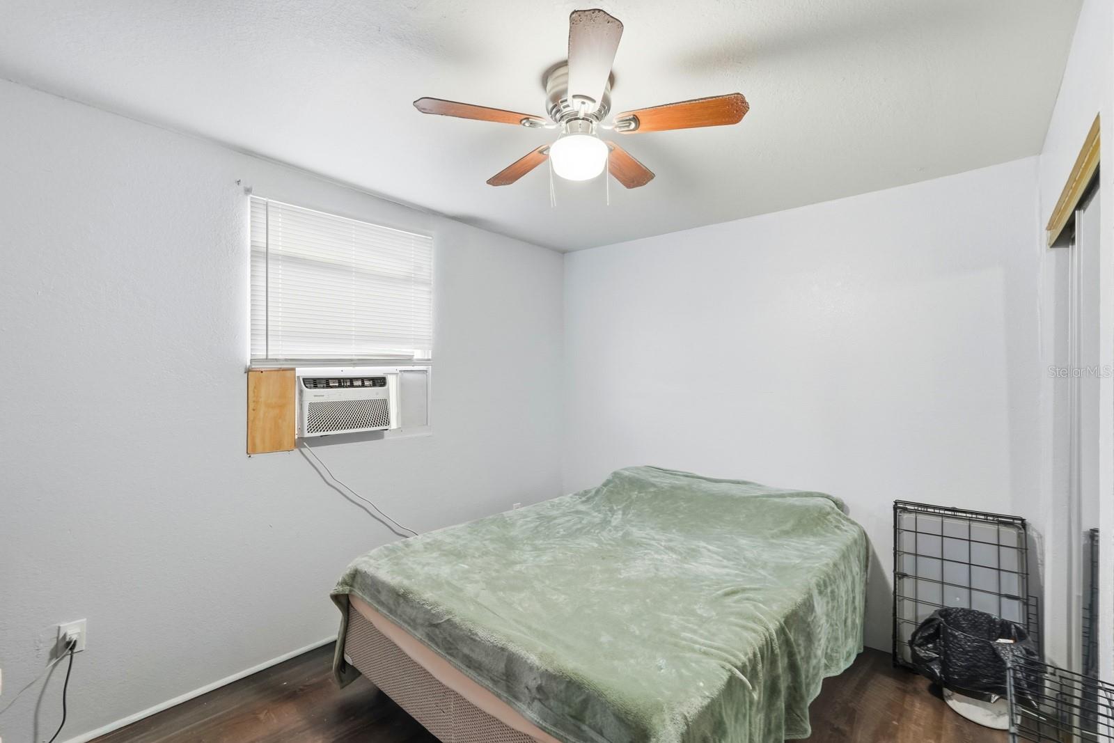 Image 23 of 64 For 715 Harvey Avenue