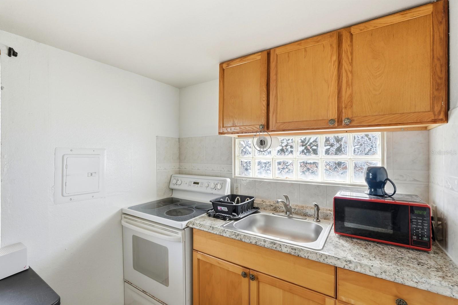 Image 29 of 64 For 715 Harvey Avenue