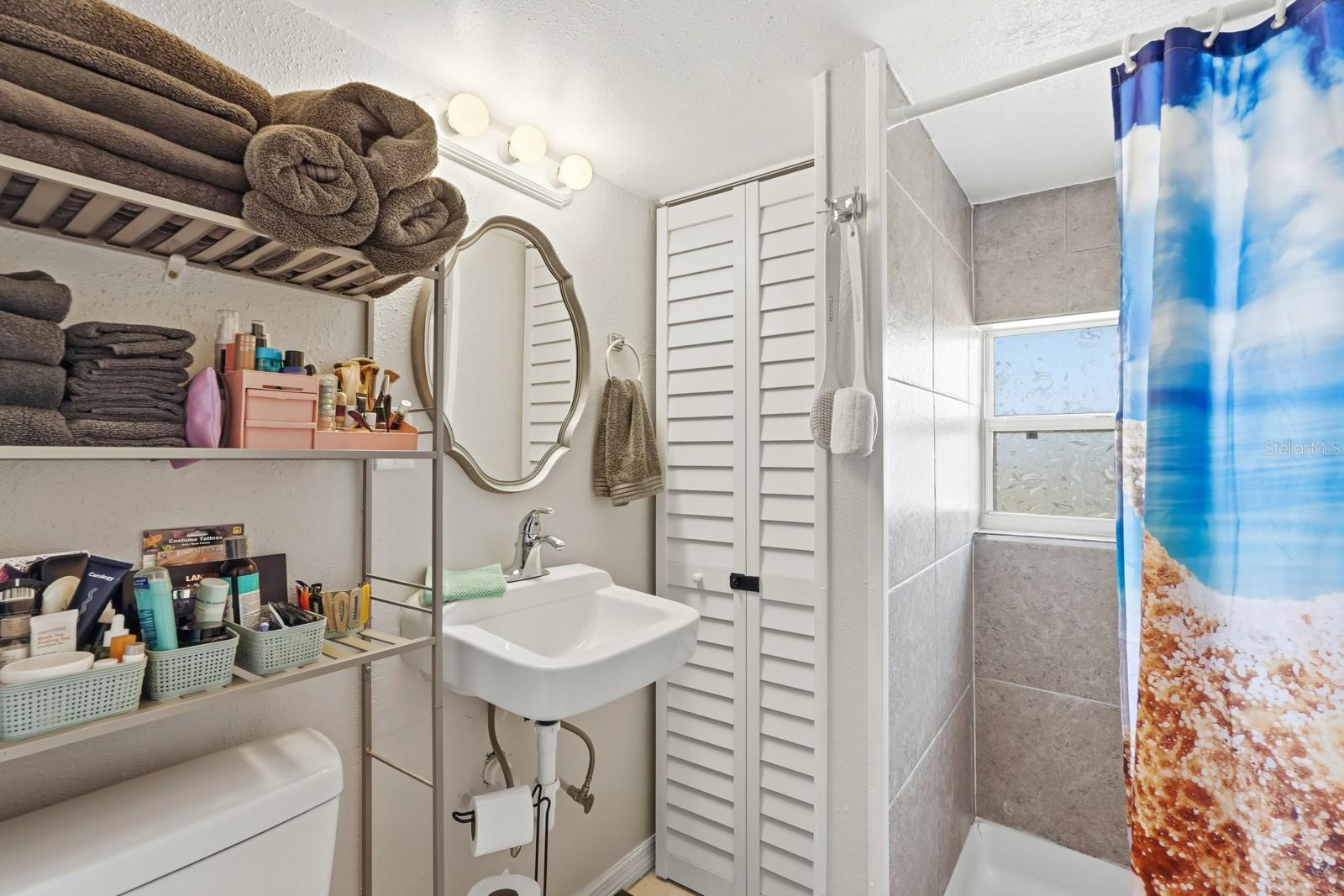 Image 43 of 64 For 715 Harvey Avenue