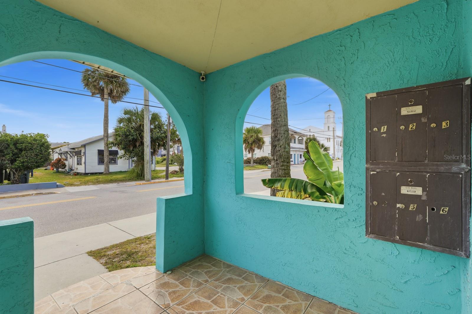 Image 5 of 64 For 715 Harvey Avenue