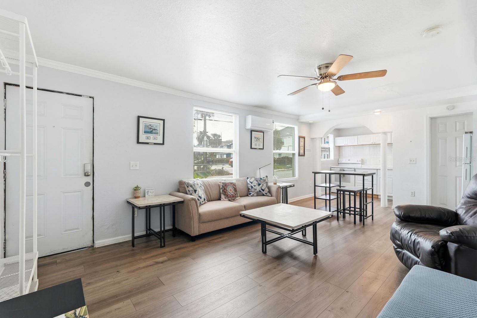 Image 8 of 64 For 715 Harvey Avenue