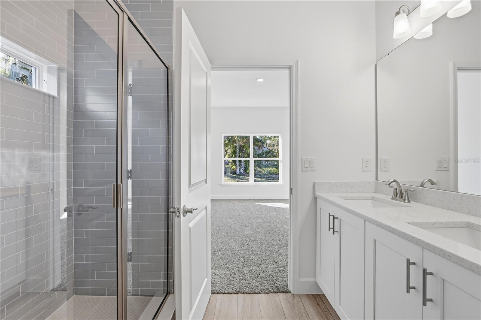 Image 21 of 27 For 2006 Maple Avenue